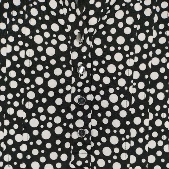 Cocomo Plus Size 2X Black & White Geo Print Pintuck Short Flutter Sleeve Top - Picture 3 of 6